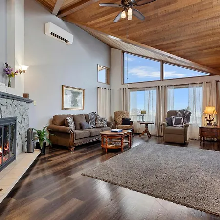 Villa Mt. Baker View Harbor King Bed Fire Pit